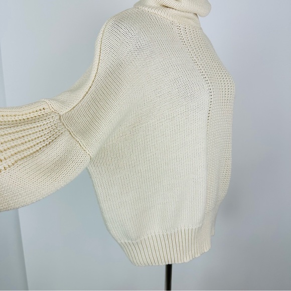 TopShop Cream Turtleneck Sweater Size 4-6 - Picture 5 of 10
